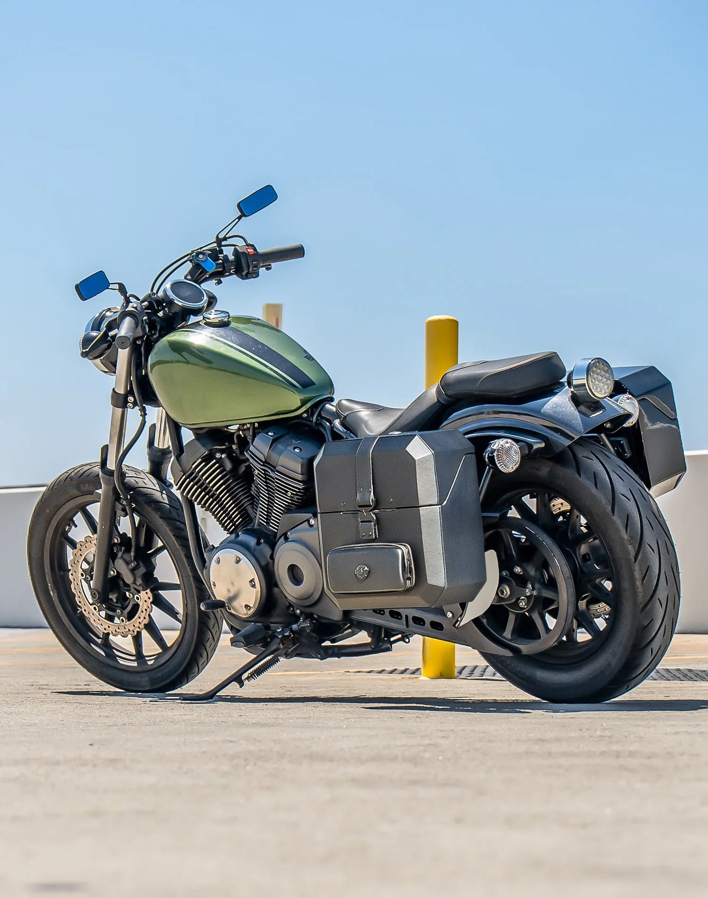 15L - Outlaw Quick Mount Medium Yamaha Bolt Specific Hard Solo Alforja (Left Only)