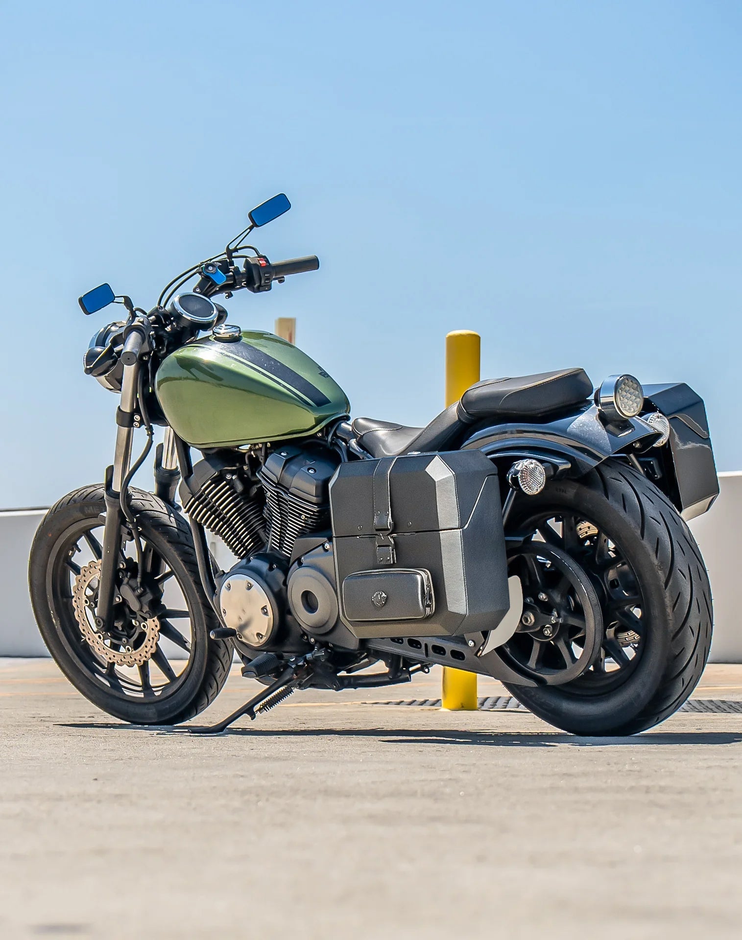 15L - Outlaw Quick Mount Medium Yamaha Bolt Specific Hard Solo Alforja (Left Only)