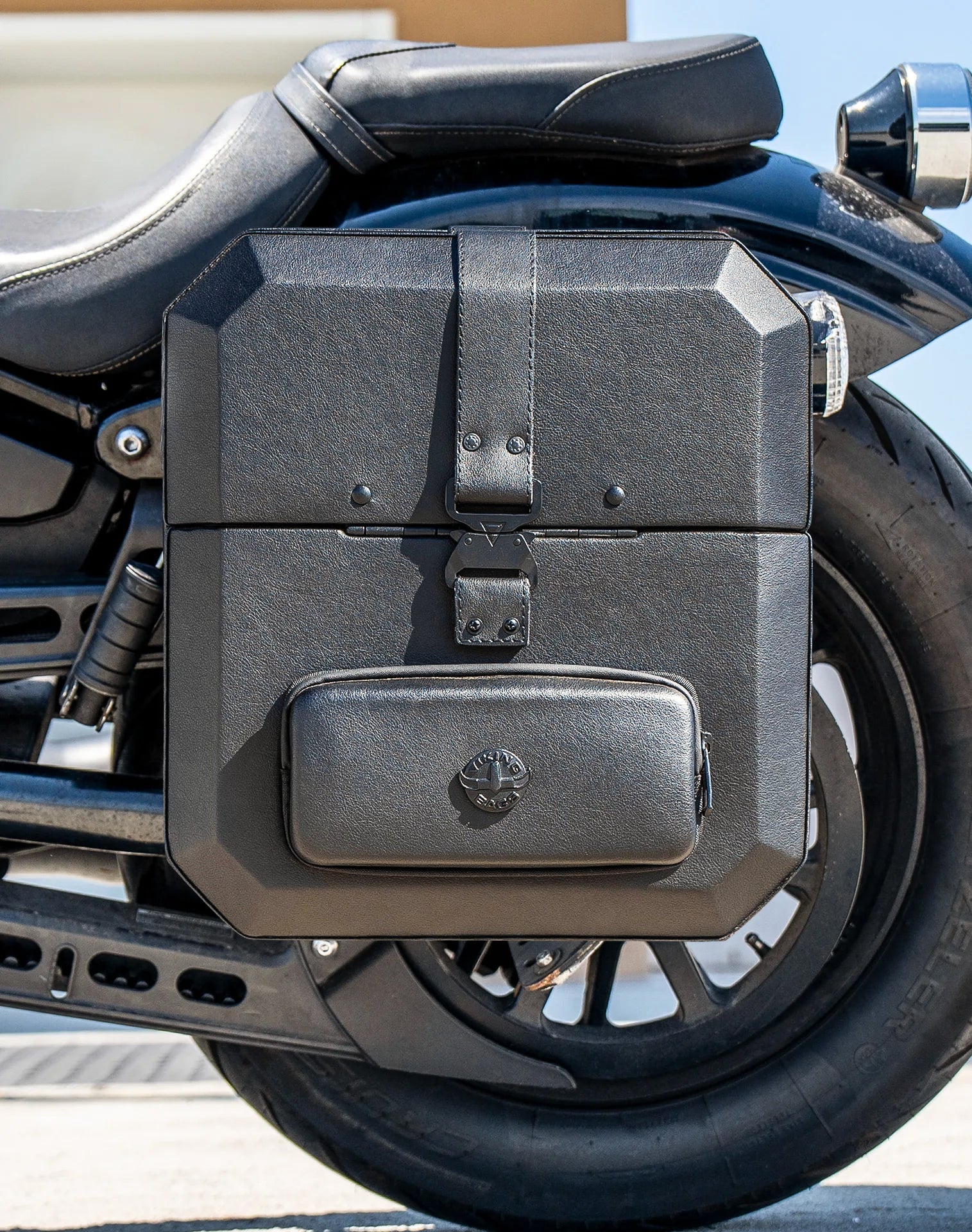 15L - Outlaw Quick Mount Medium Yamaha Bolt Specific Hard Solo Alforja (Left Only)