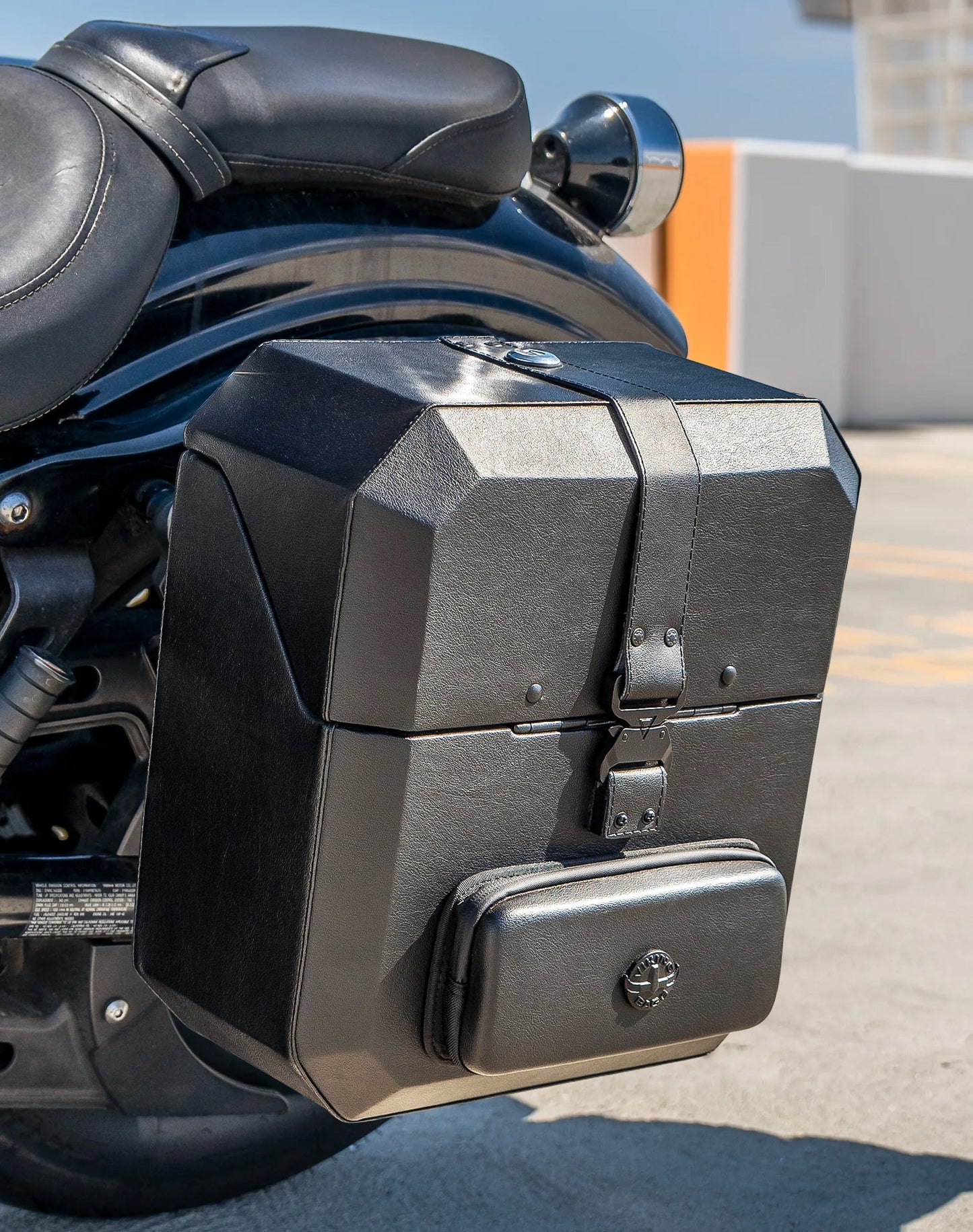 15L - Outlaw Quick Mount Medium Yamaha Bolt Specific Hard Solo Alforja (Left Only)