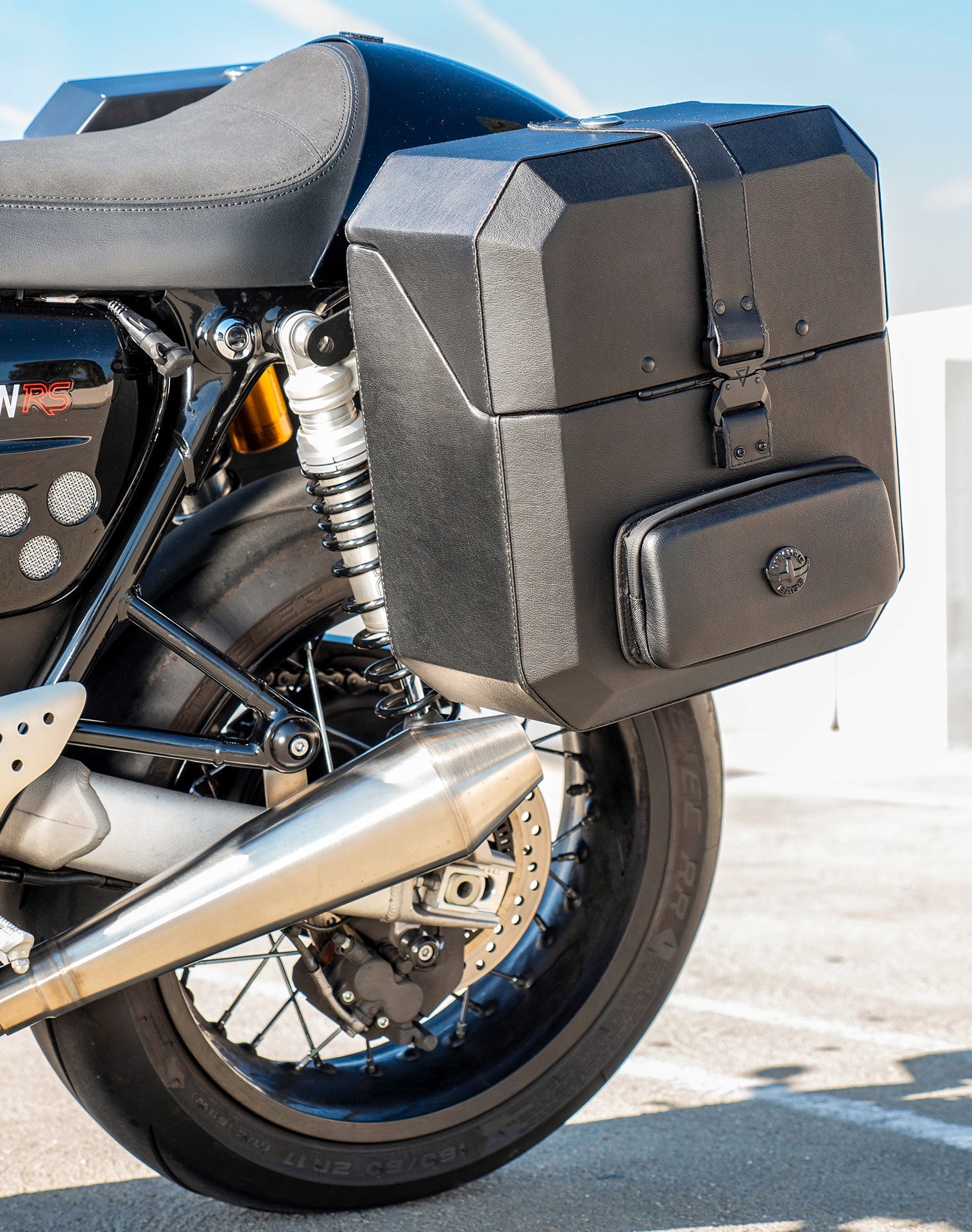 15L - Outlaw Quick Mount Medium Triumph Thruxton RS Hard Solo Alforja (Left Only)