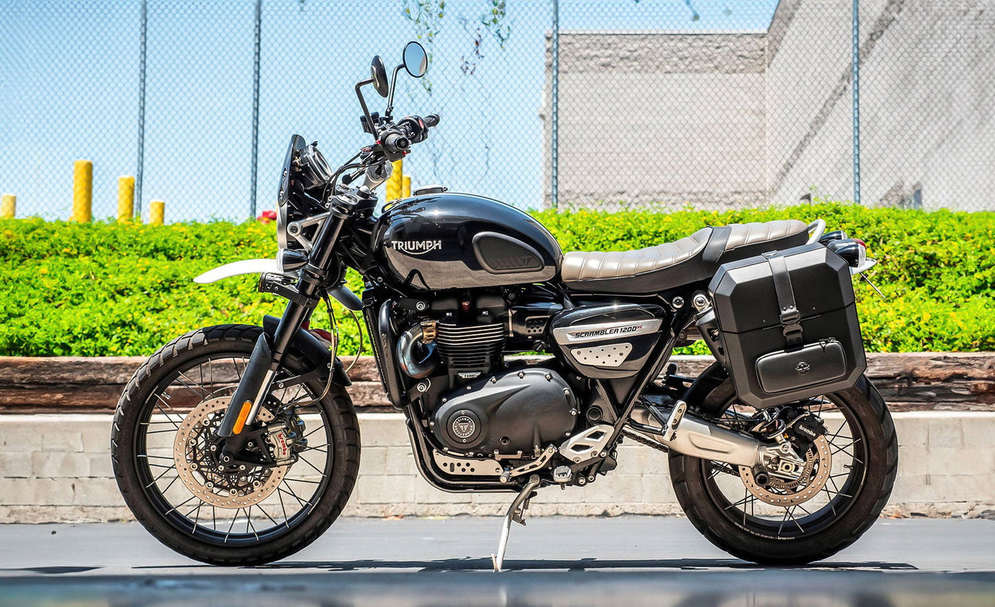 15L - Outlaw Quick Mount Medium Triumph Scrambler 1200 Hard Solo Alforja (Left Only)