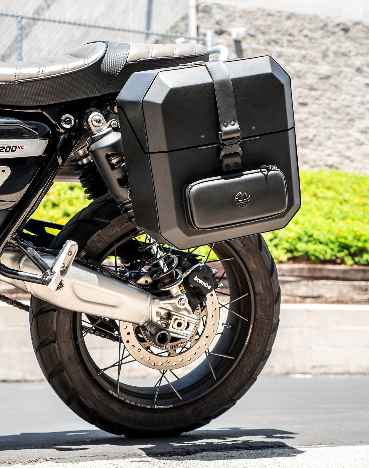 15L - Outlaw Quick Mount Medium Triumph Scrambler 1200 Hard Solo Alforja (Left Only)