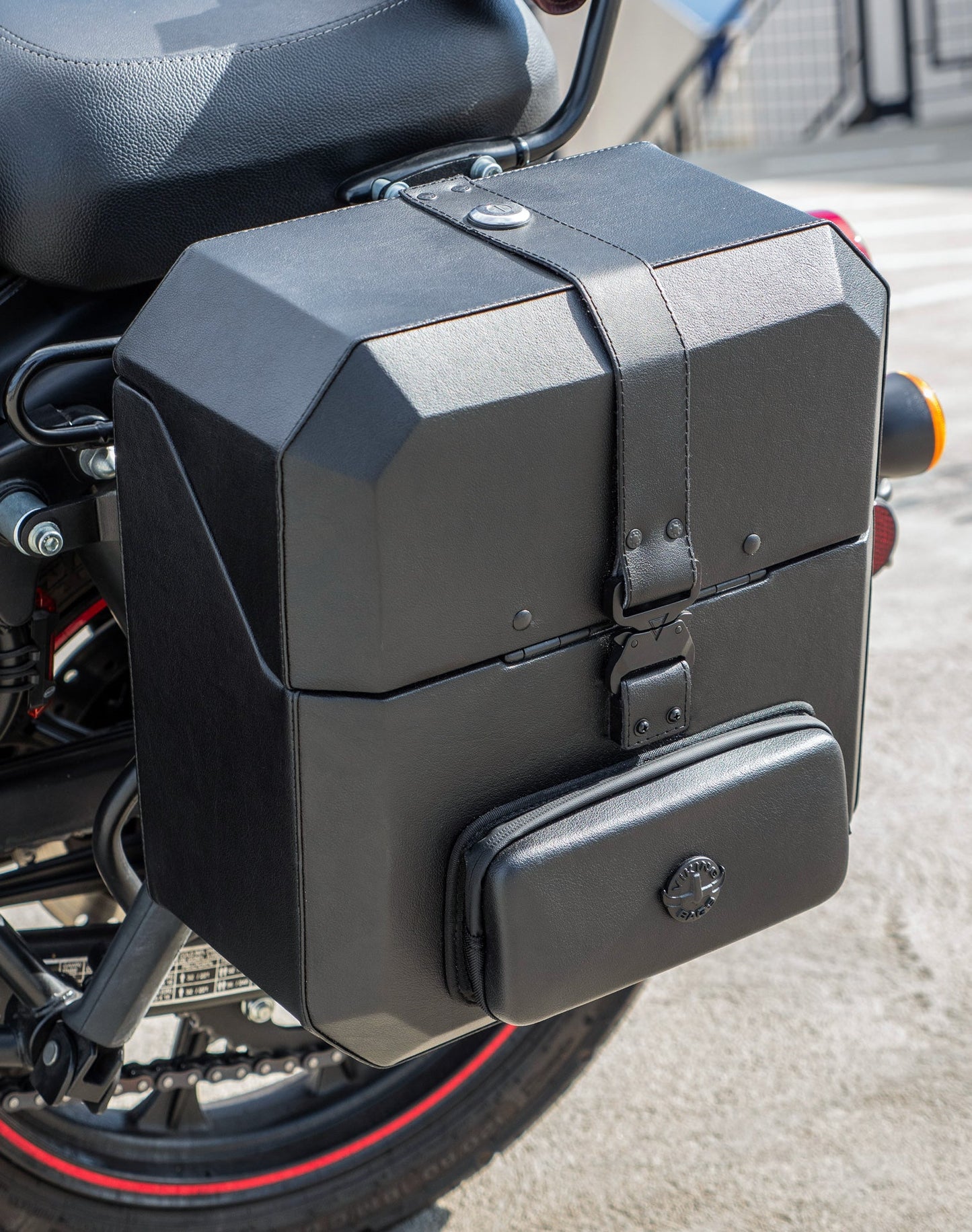 15L - Outlaw Quick Mount Medium Honda Rebel 1100 Hard Solo Alforja (Left Only)
