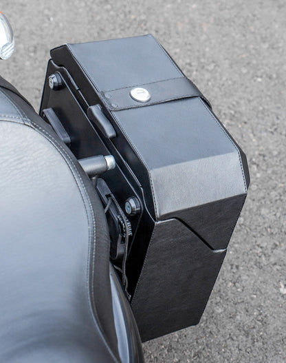 15L - Outlaw Quick Mount Medium Harley Sportster 1200 Low XL1200L Hard Solo Alforja (Left Only)