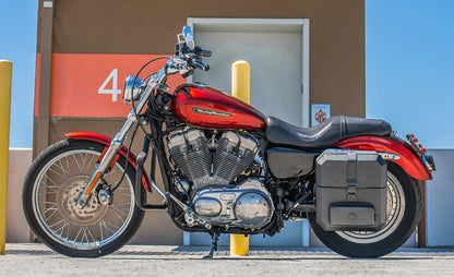 15L - Outlaw Quick Mount Medium Harley Sportster 883 Custom XL883C Hard Solo Alforja (Left Only)