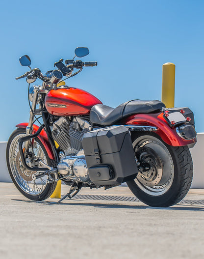 15L - Outlaw Quick Mount Medium Harley Sportster 883 Custom XL883C Hard Solo Alforja (Left Only)