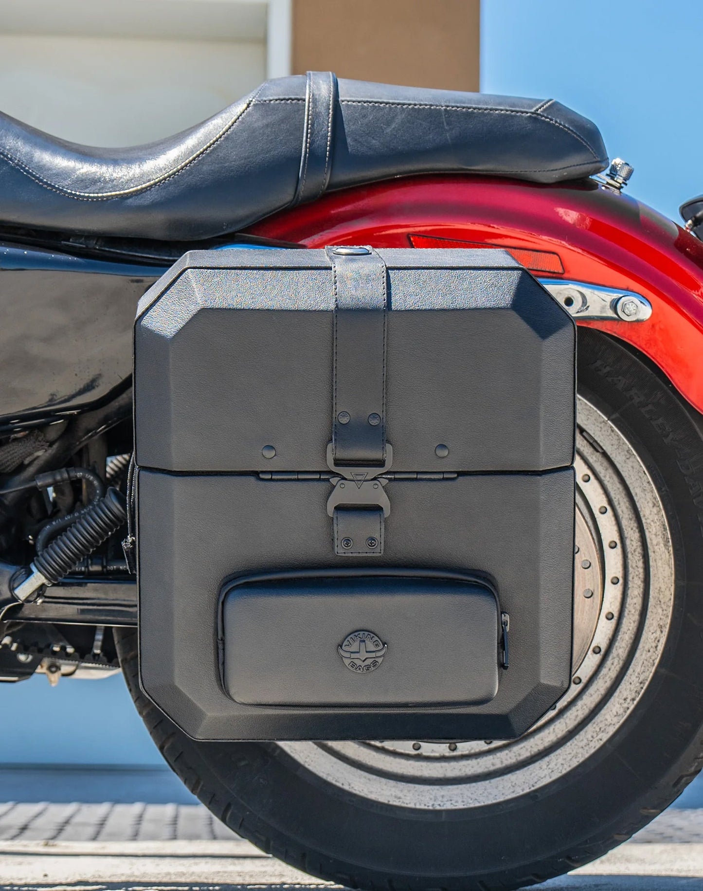 15L - Outlaw Quick Mount Medium Harley Sportster 883 Custom XL883C Hard Solo Alforja (Left Only)