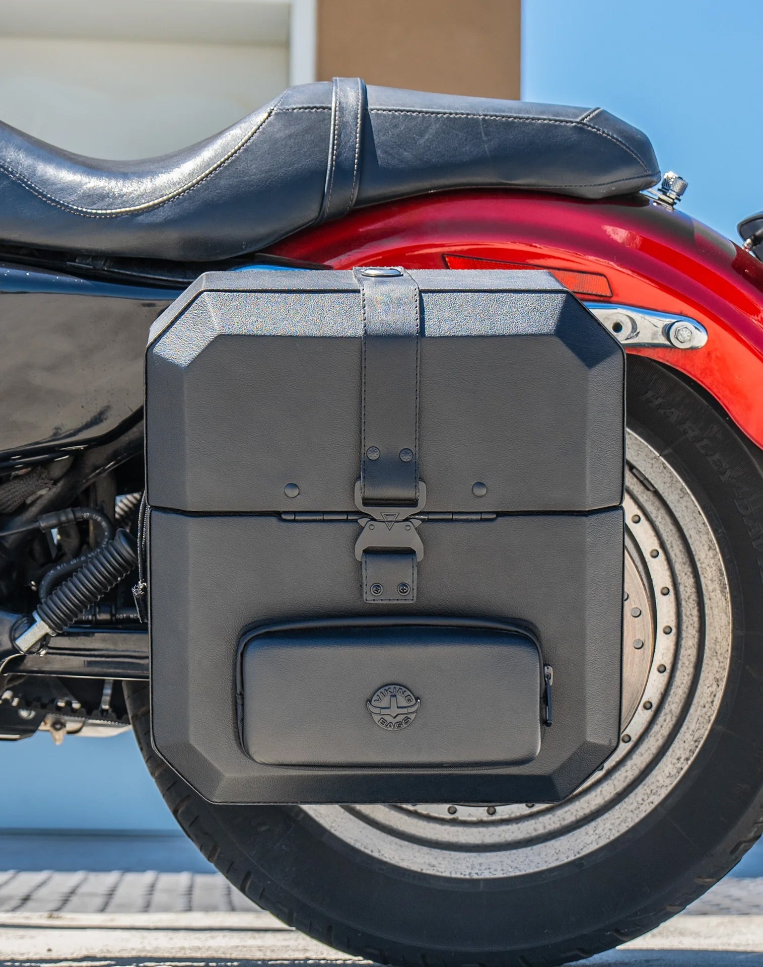 15L - Outlaw Quick Mount Medium Harley Sportster 883 Custom XL883C Hard Solo Alforja (Left Only)
