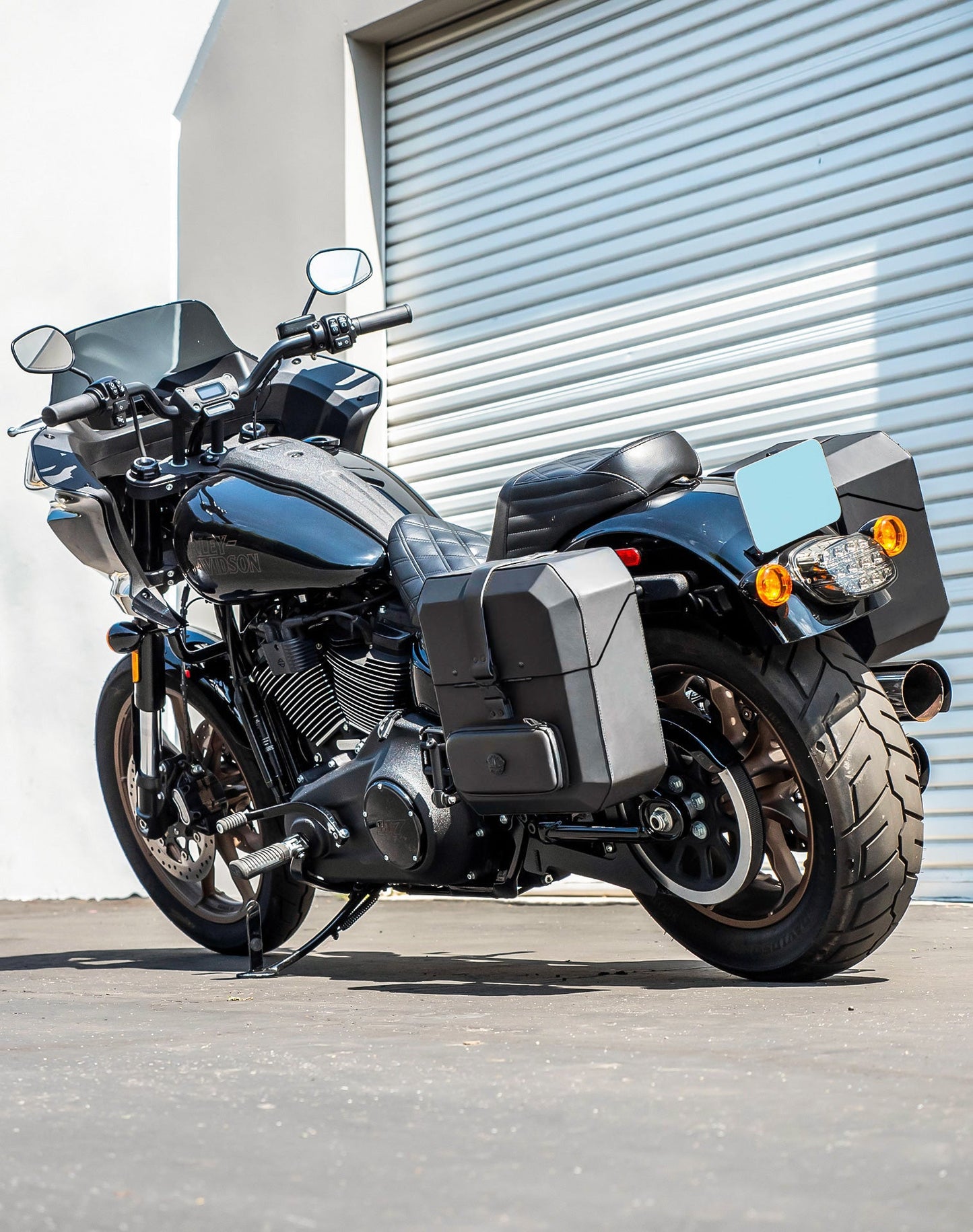 15L - Outlaw Quick Mount Medium Harley Softail Low Rider ST Hard Solo Alforja (Left Only)