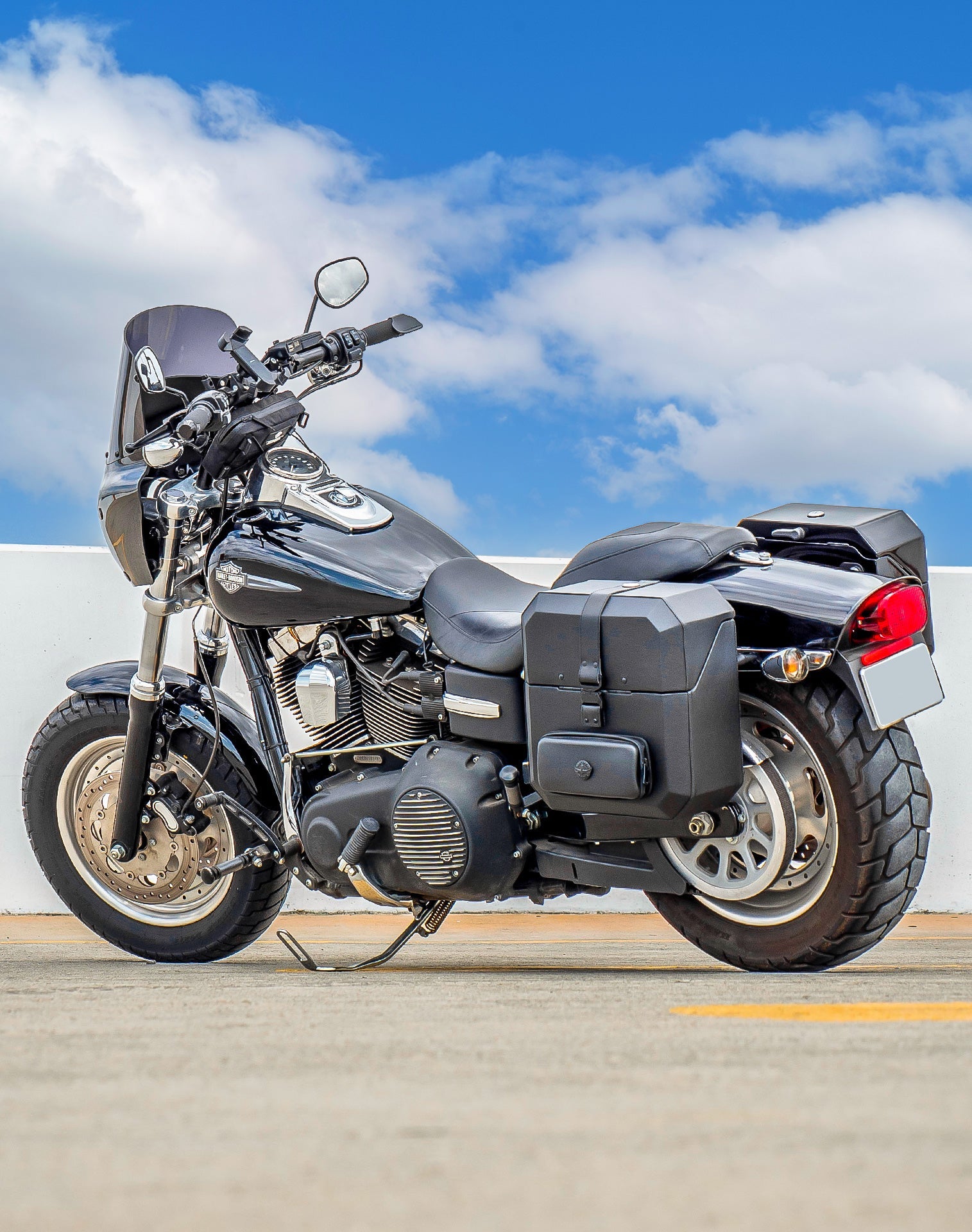 15L - Outlaw Quick Mount Medium Harley Dyna Fat Bob FXDF Hard Solo Alforja (Left Only)