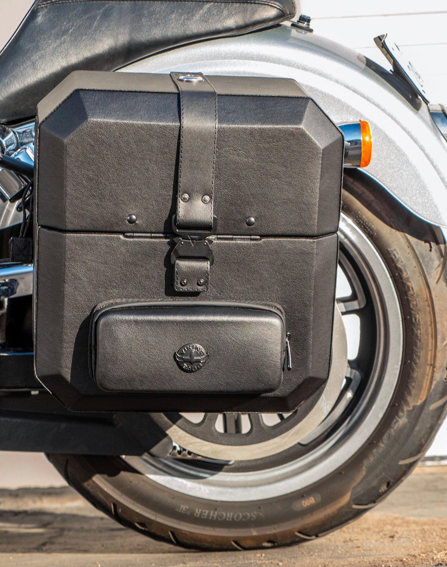 15L - Outlaw Quick Mount Medium Harley Dyna Low Rider FXDL Hard Solo Alforja (Left Only)