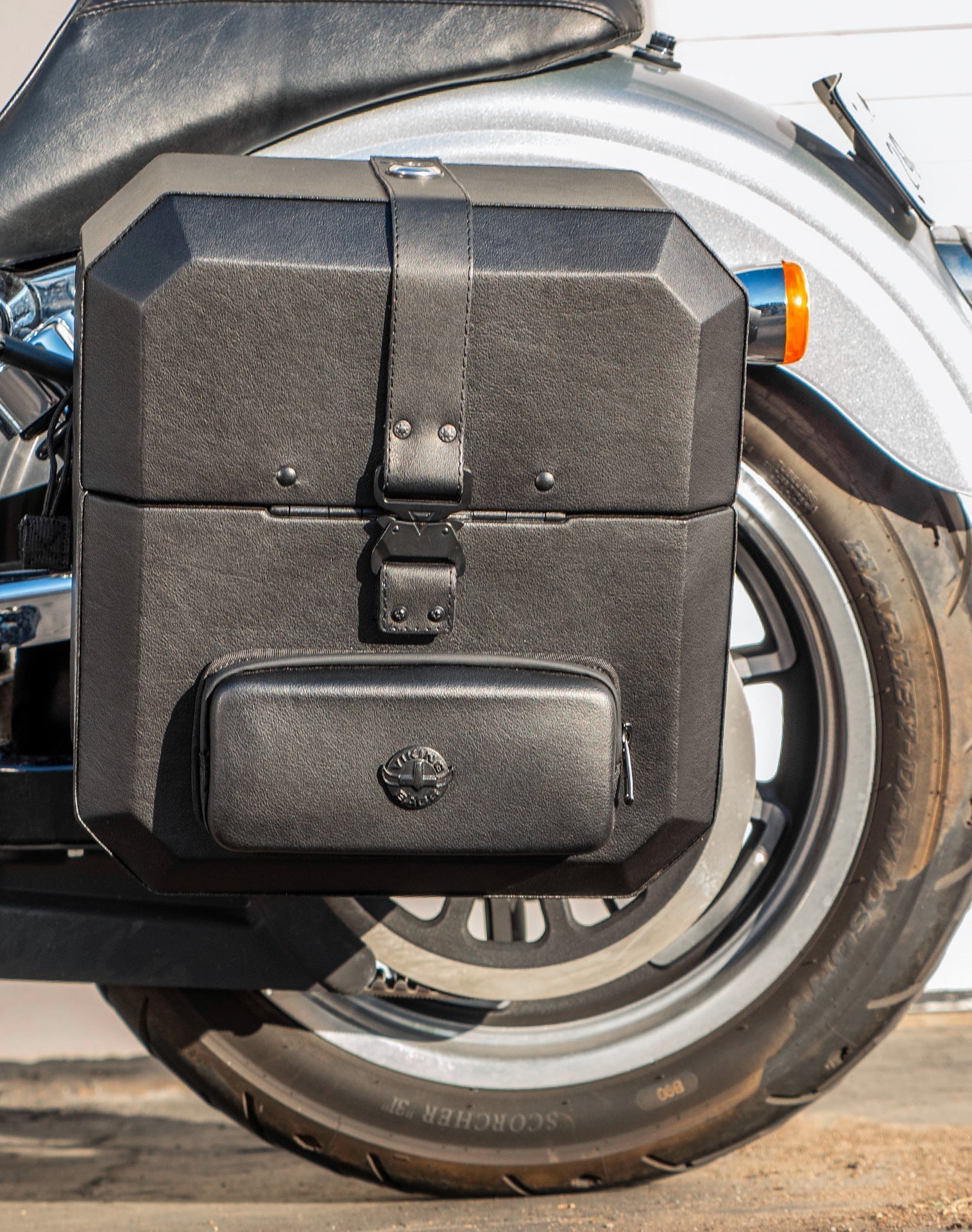 15L - Outlaw Quick Mount Medium Harley Dyna Low Rider FXDL Hard Solo Alforja (Left Only)
