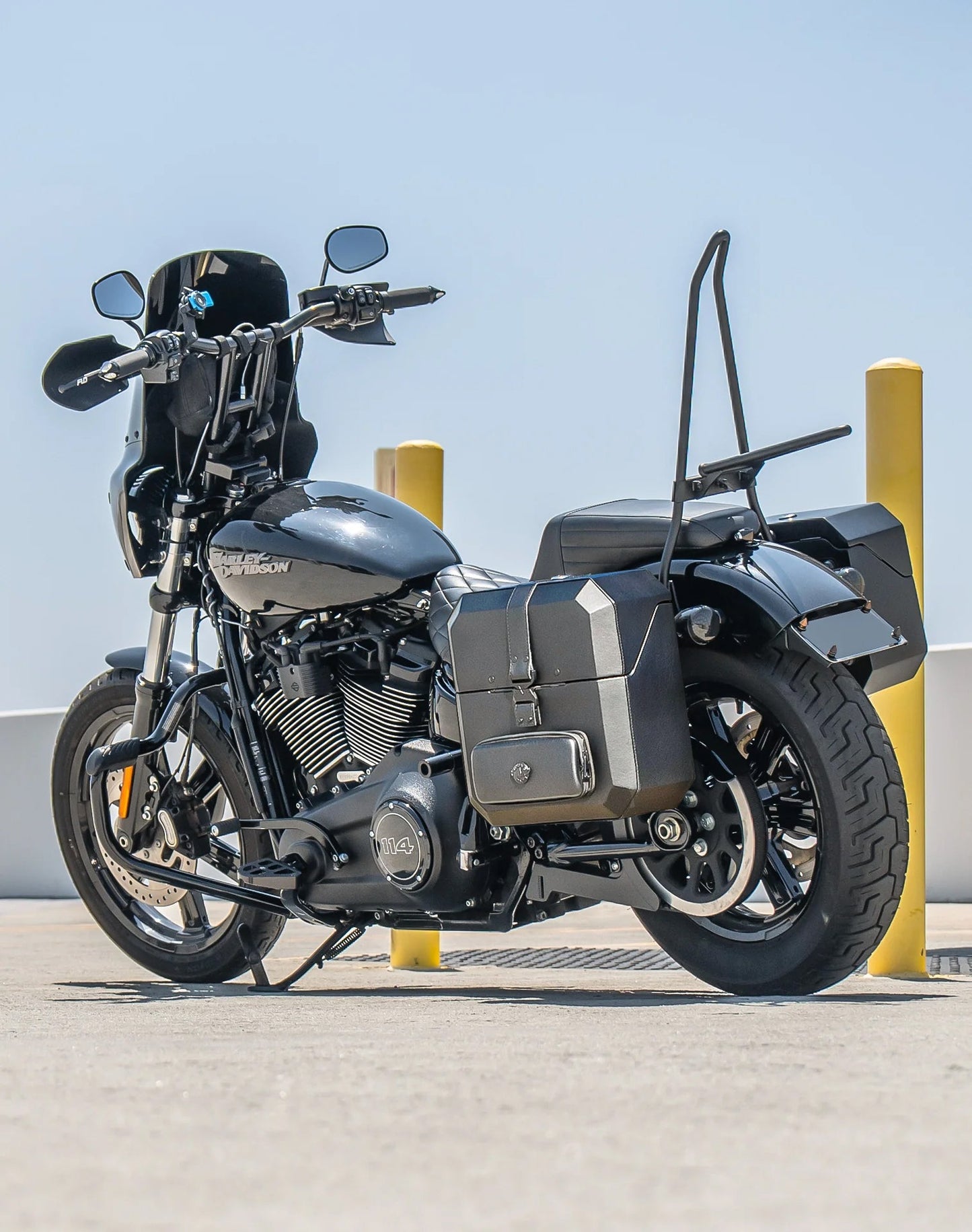 15L - Outlaw Quick Mount Medium Harley Softail Street Bob Hard Solo Alforja (Left Only)