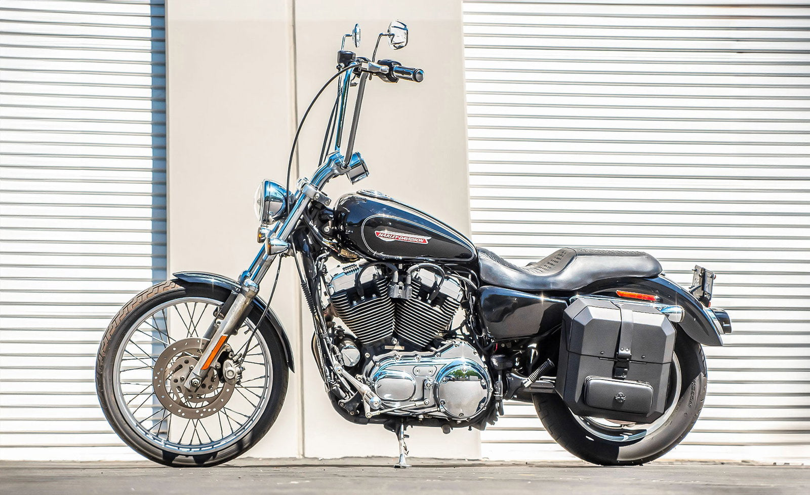 15L - Outlaw Quick Mount Medium Harley Sportster 1200 Custom XL1200C Hard Solo Alforja (Left Only)