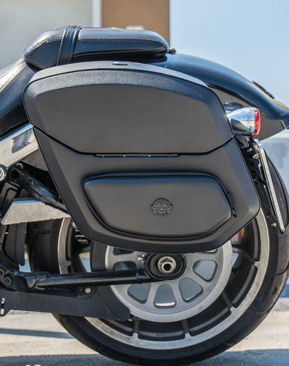 12L - Ironclad Quick Mount Medium Harley Softail Fat Boy FLFB/S Hard Solo Alforja (Left Only)