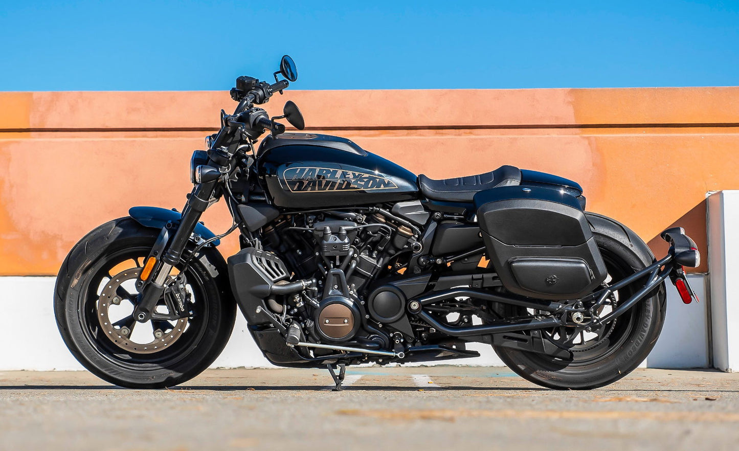 12L - Ironclad Quick Mount Medium Harley Sportster S (RH1250S) Hard Solo Alforja (Left Only)