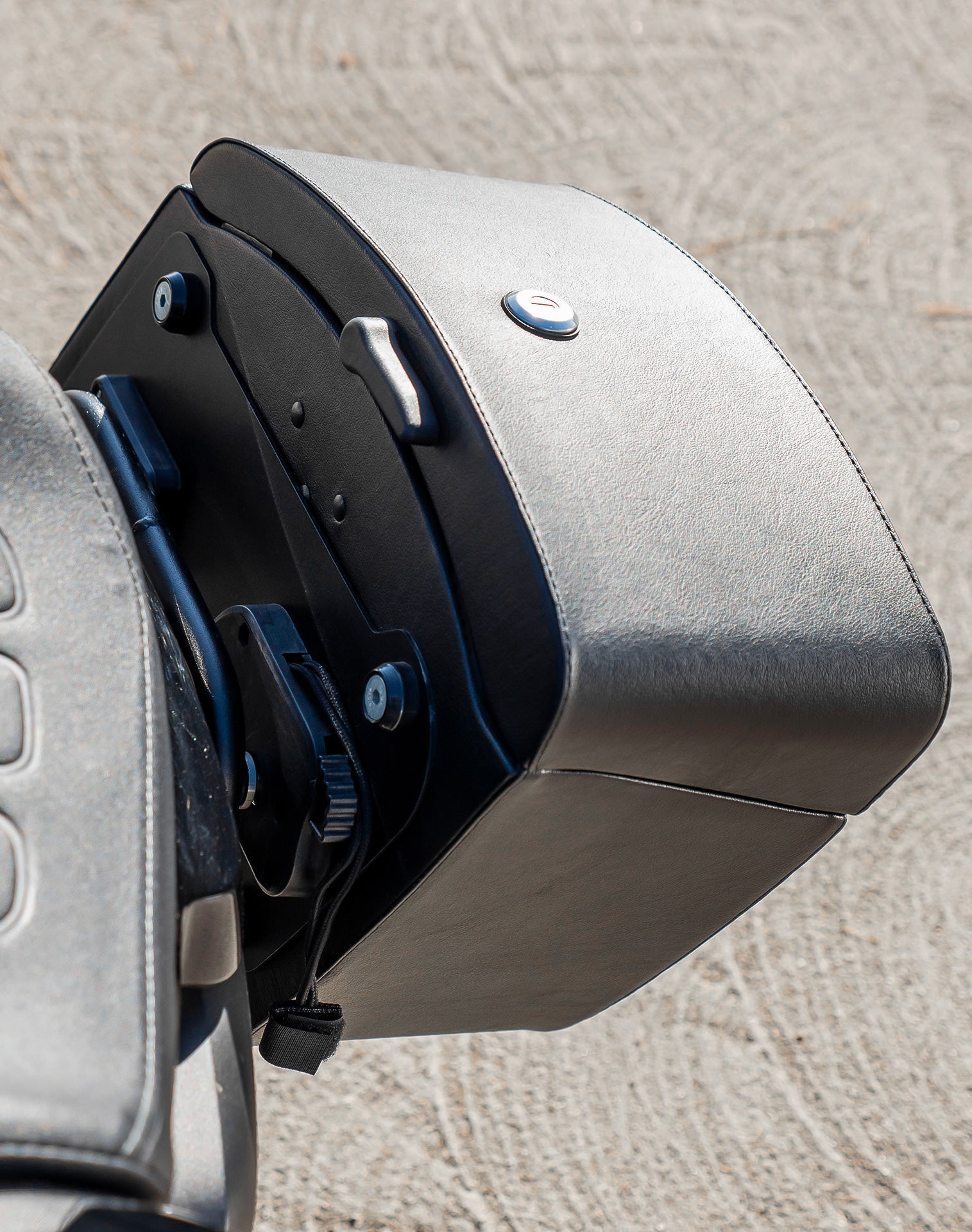 12L - Ironclad Quick Mount Medium Harley Sportster S (RH1250S) Hard Solo Alforja (Left Only)