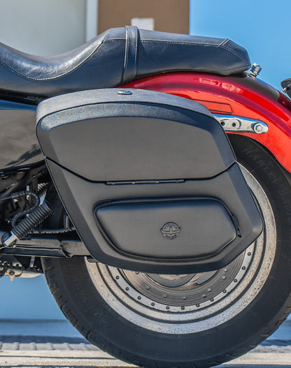 12L - Ironclad Quick Mount Medium Harley Sportster 883 Custom XL883C Hard Solo Alforja (Left Only)