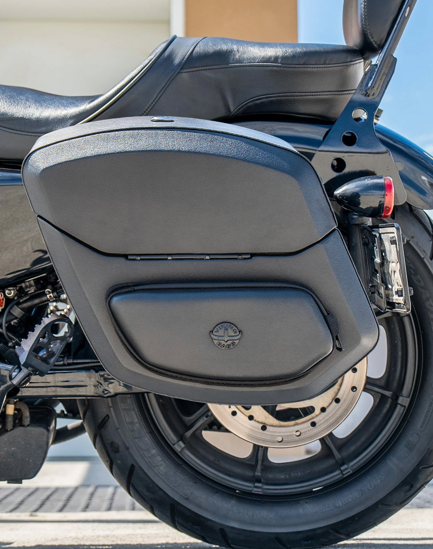 12L - Ironclad Quick Mount Medium Harley Sportster Iron 1200 XL1200NS Hard Solo Alforja (Left Only)