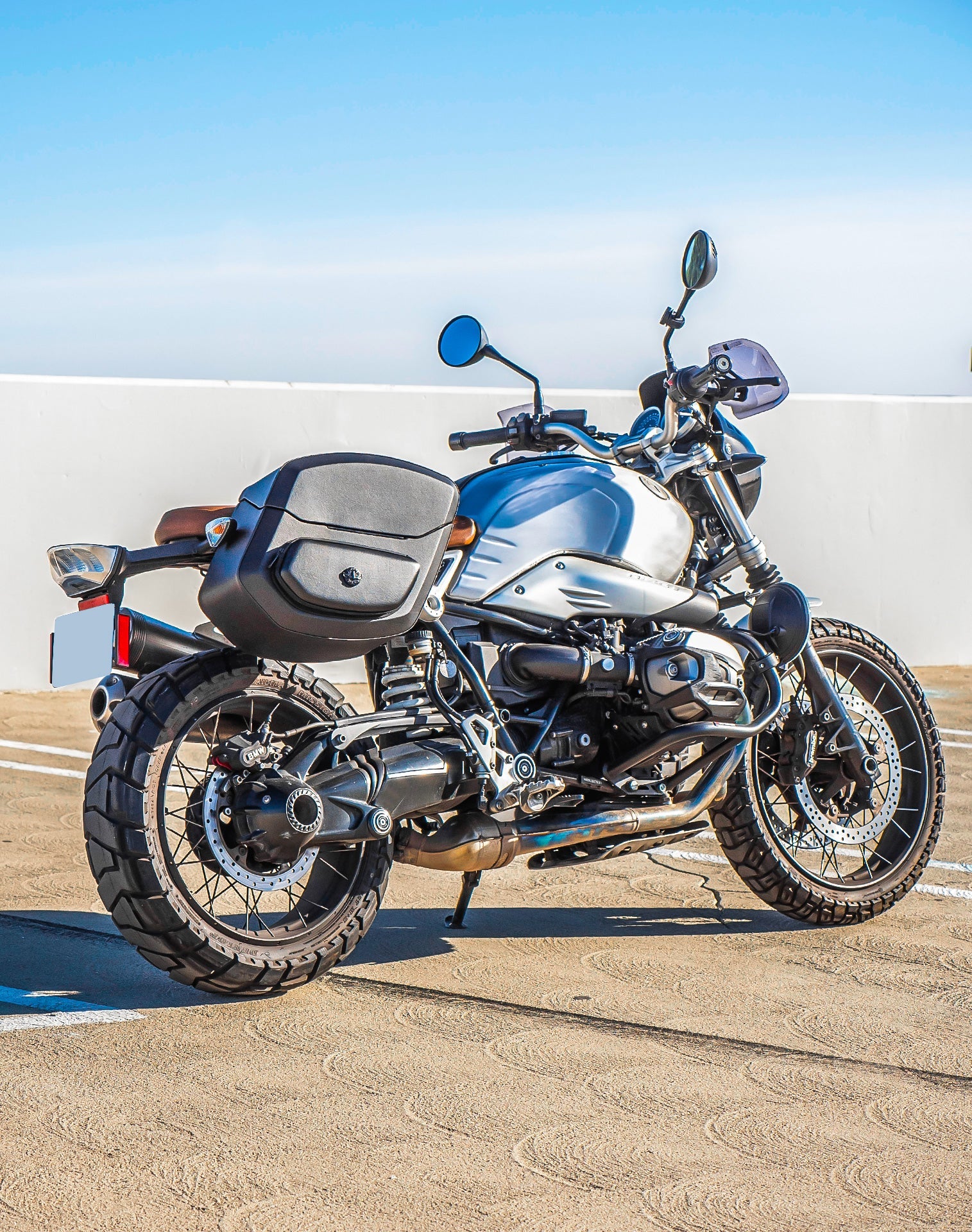 12L - Ironclad Quick Mount Medium BMW R nineT Hard Solo Alforja (Right Only)