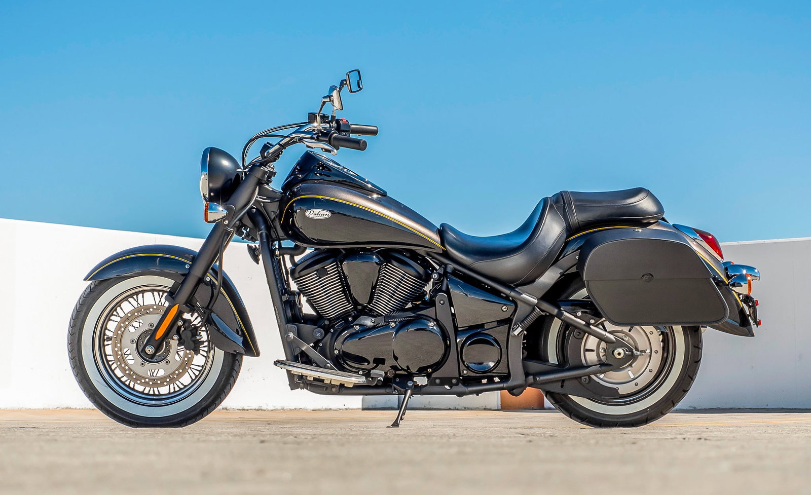 28L - Panzer Medium Quick Mount Kawasaki Vulcan 900 Classic VN900 Leather Alforjas