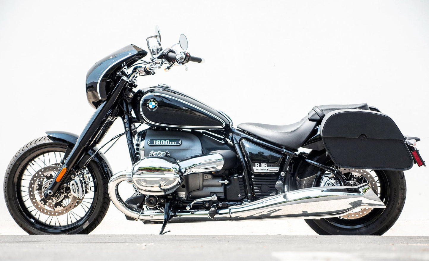 28L - Panzer Medium Quick Mount BMW R18 Leather Alforjas