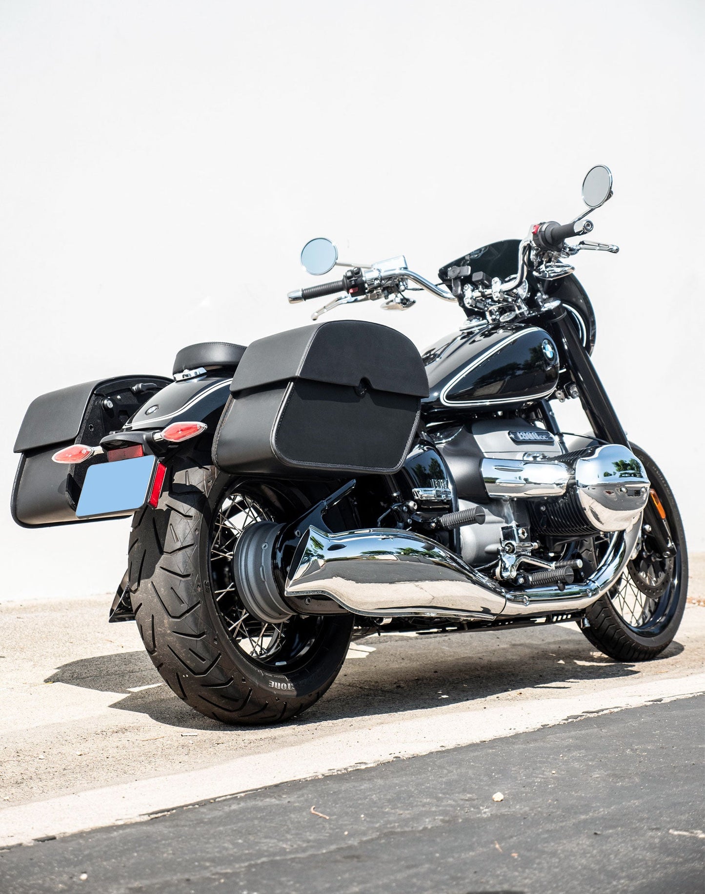 28L - Panzer Medium Quick Mount BMW R18 Leather Alforjas