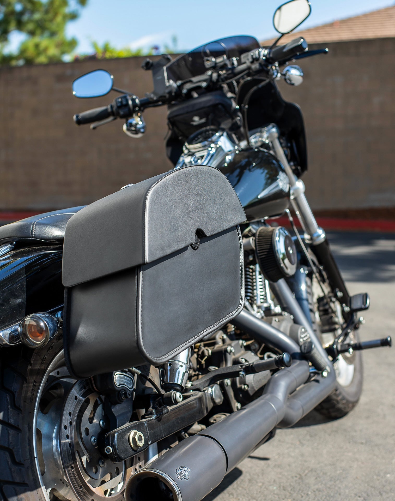 28L - Panzer Medium Quick Mount Leather Alforjas para Harley Davidson Dyna Fat Bob FXDF/SE