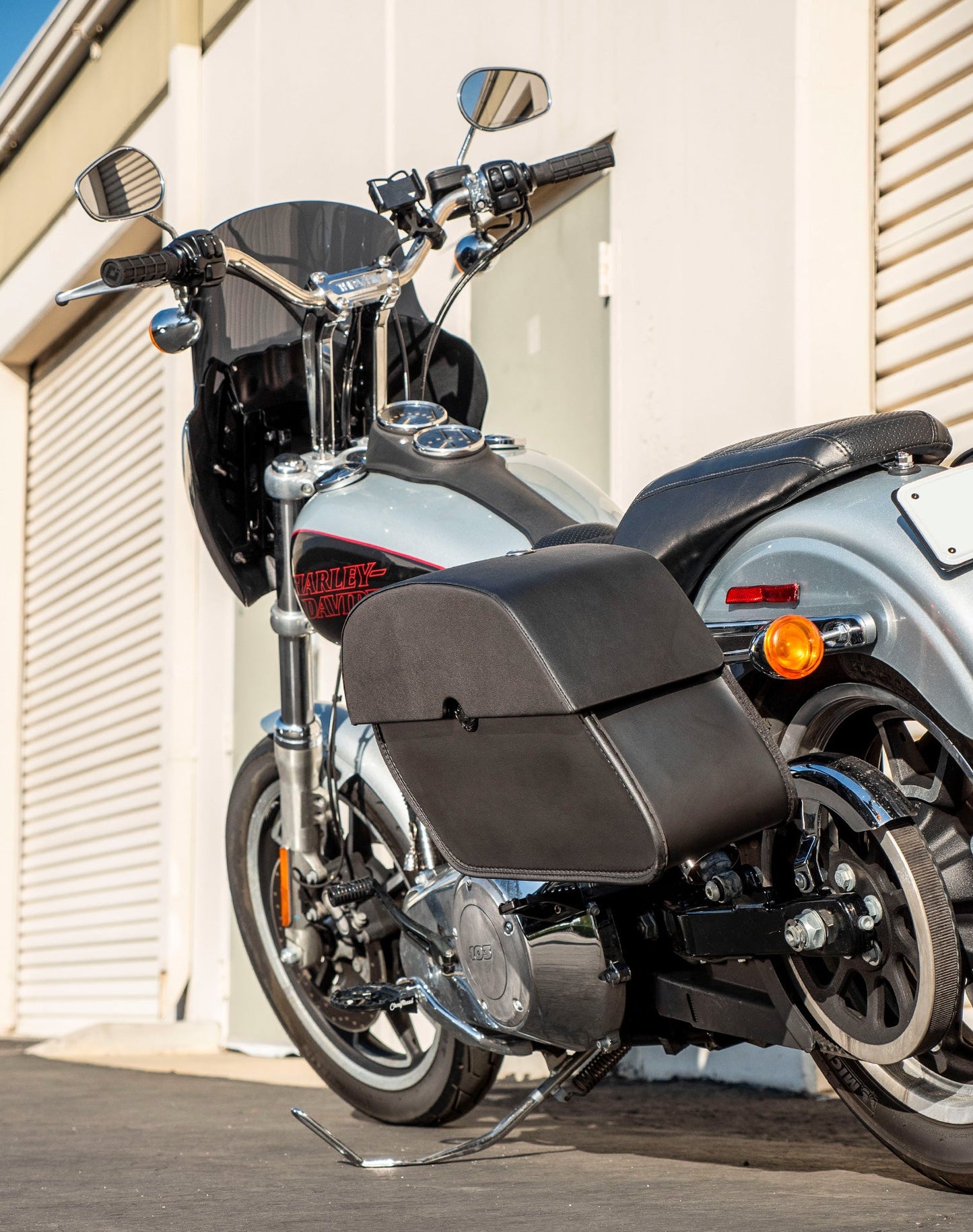 28L - Panzer Medium Quick Mount Leather Alforjas para Harley Davidson Dyna Low Rider FXDL/I