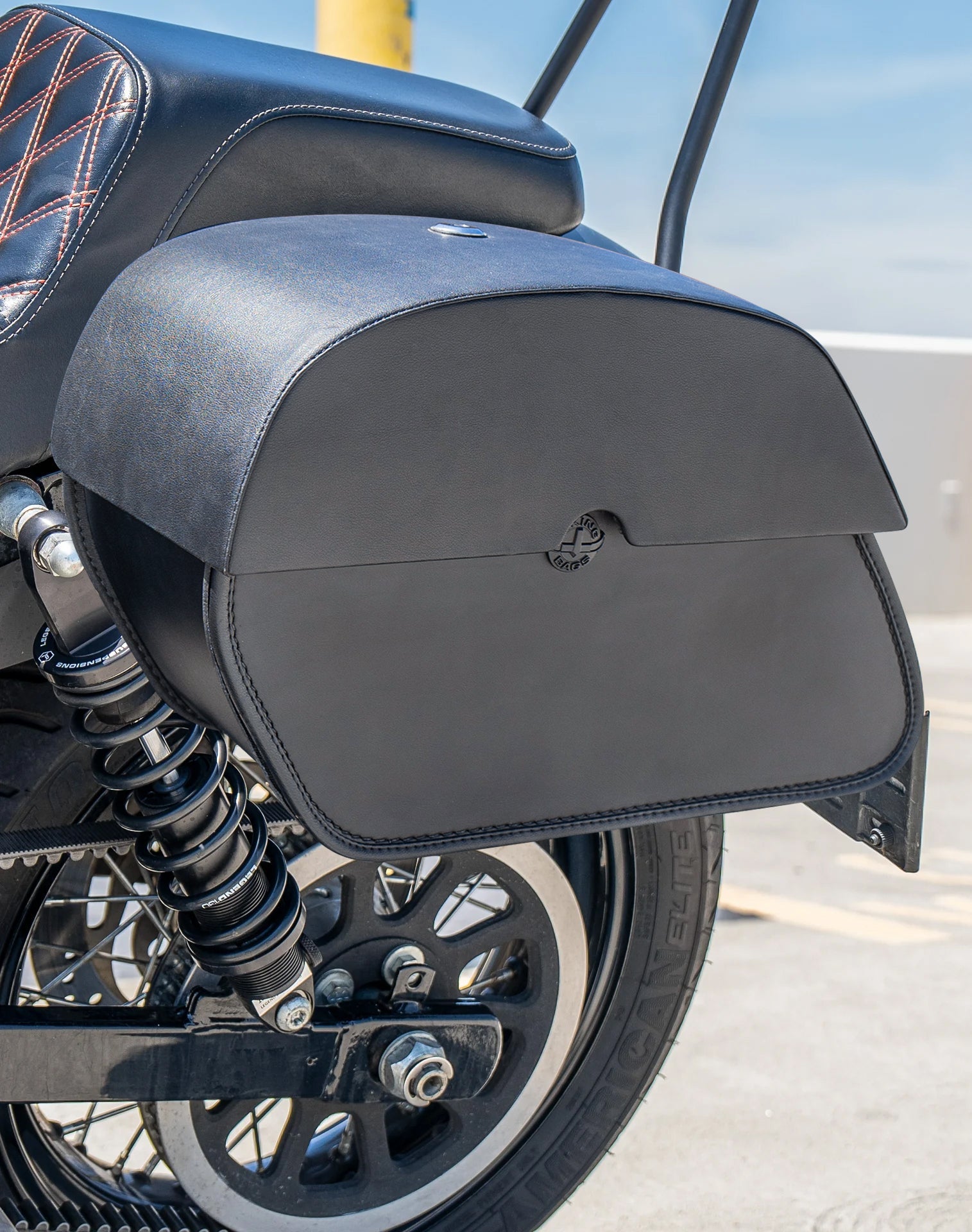 28L - Panzer Medium Quick Mount Leather Alforjas para Harley Davidson Dyna Street Bob FXDB/I