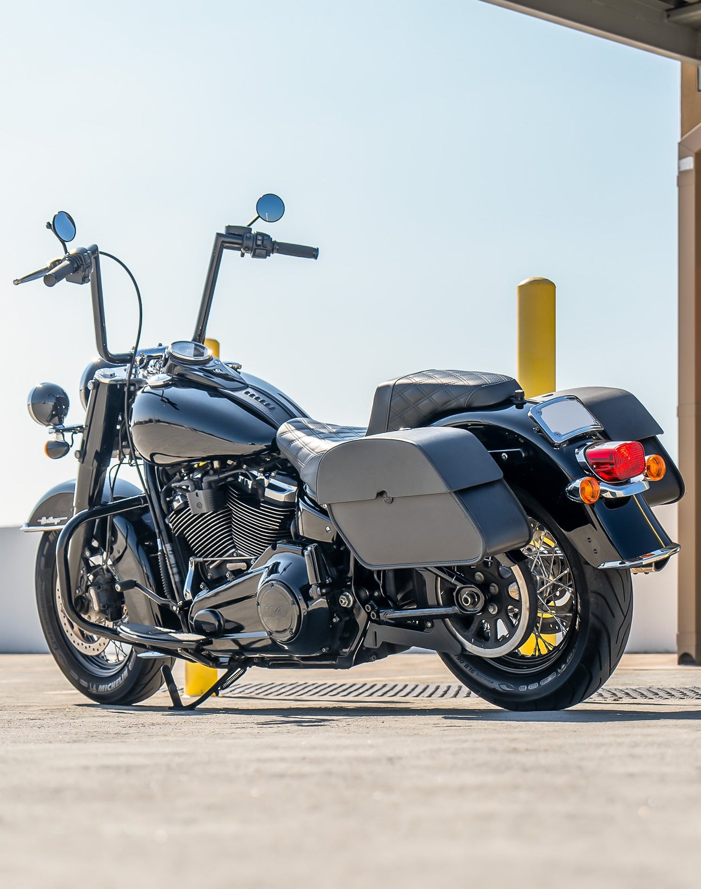 28L - Panzer Medium Quick Mount Leather Alforjas para Harley Softail Heritage FLHC/S