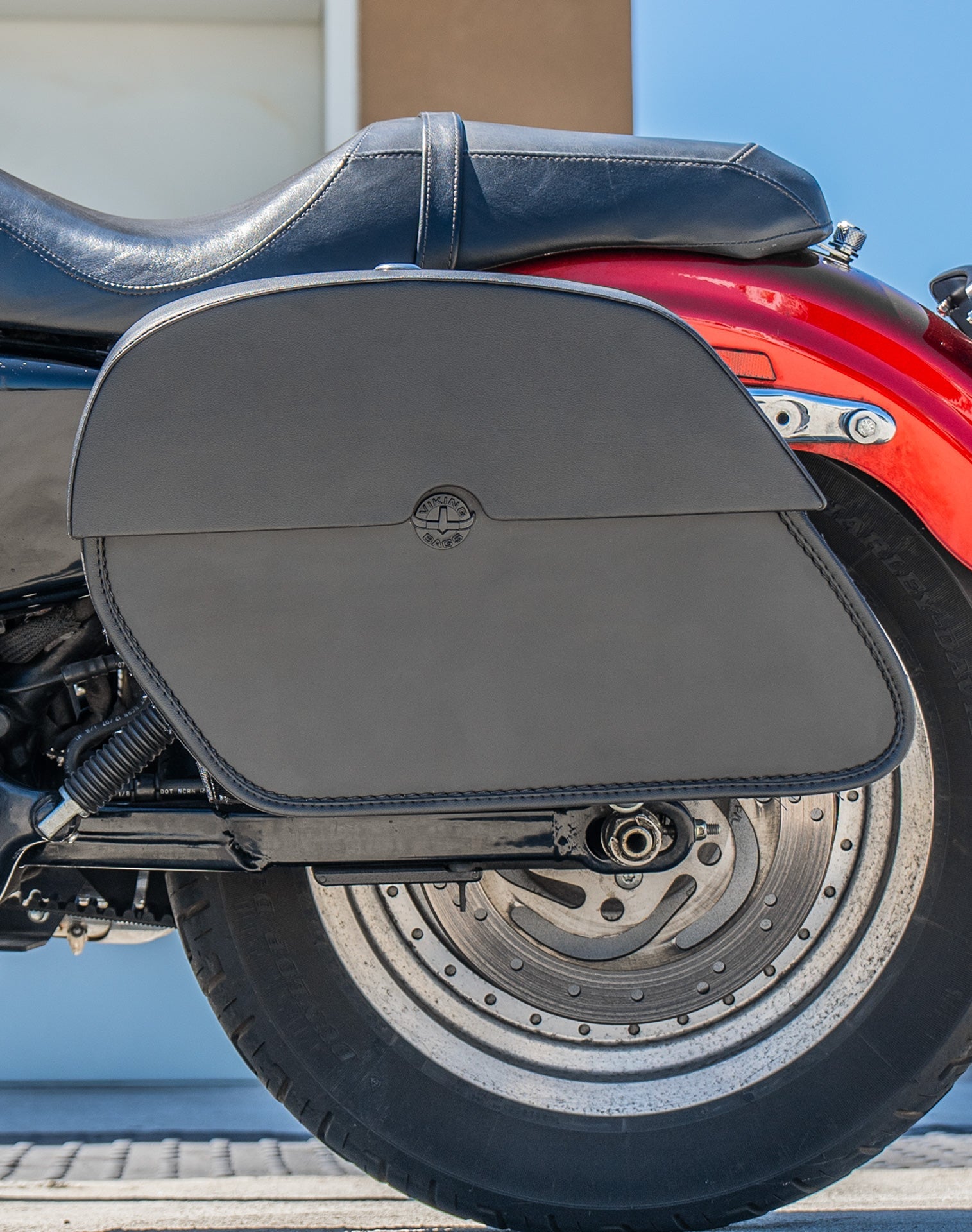 28L - Panzer Medium Quick Mount Leather Alforjas para Harley Sportster 883 Custom XL883C/XLH883C