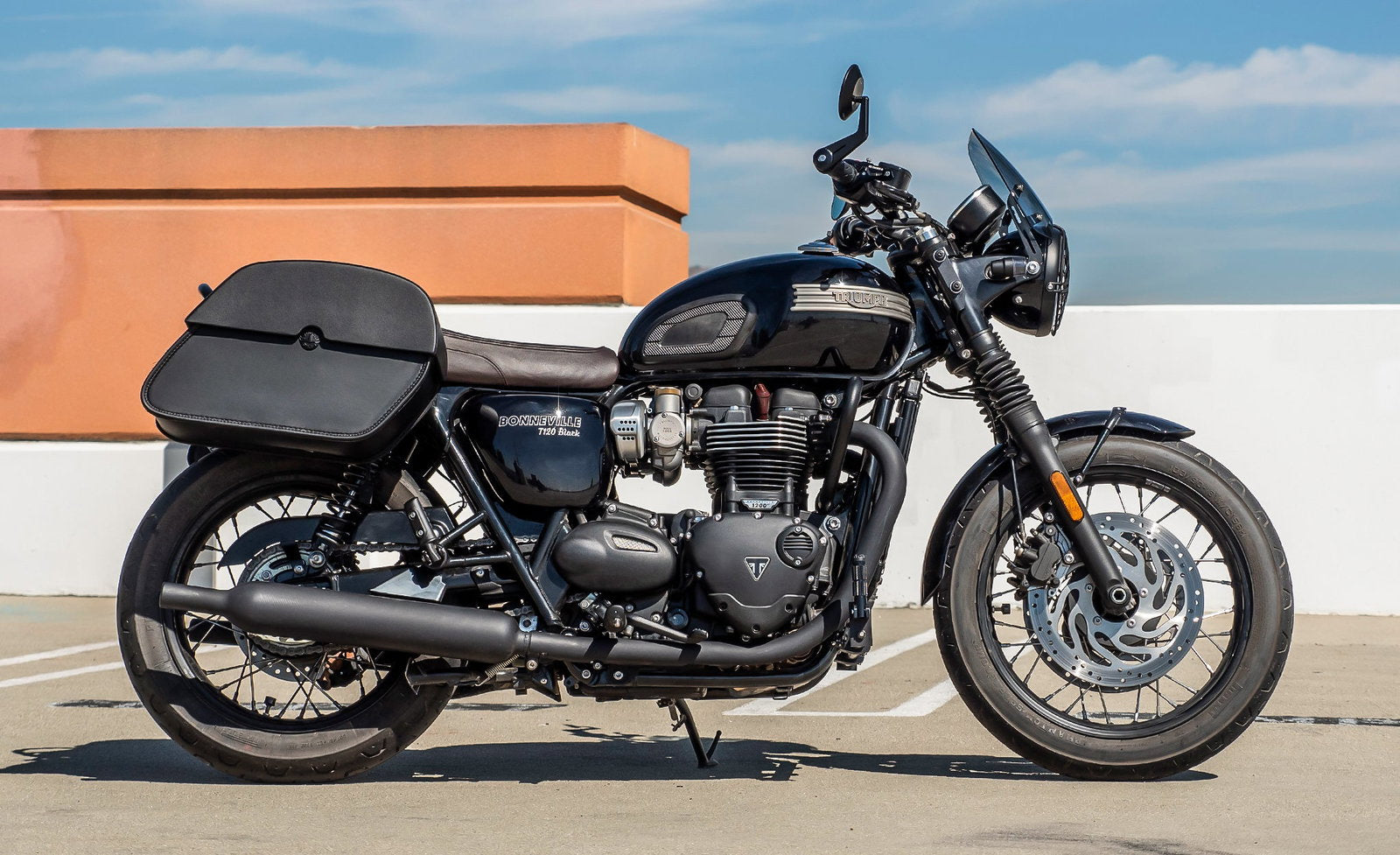 28L - Panzer Medium Quick Mount Triumph Bonneville T100 Leather Alforjas