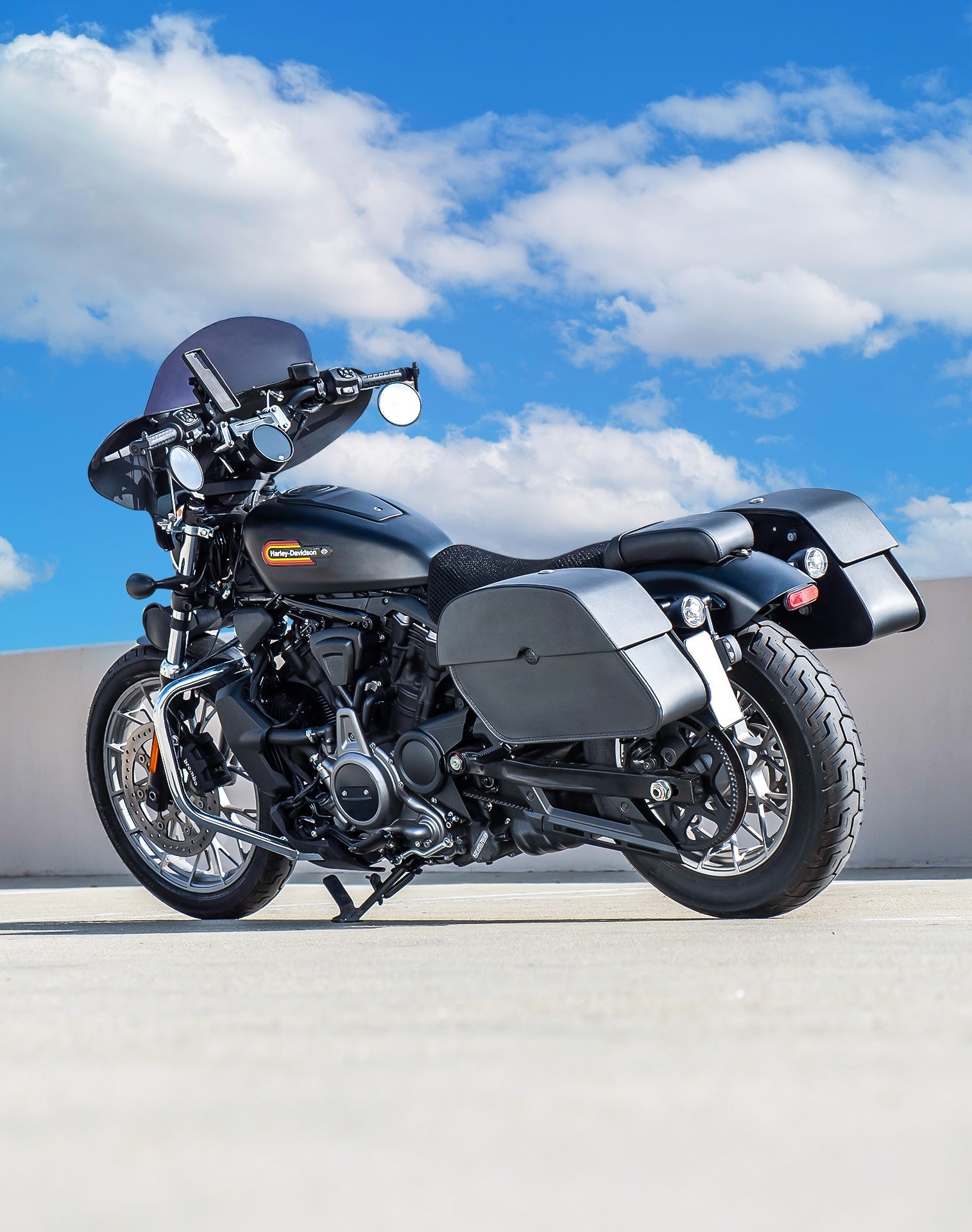 28L - Panzer Medium Quick Mount Harley Sportster Nightster RH975/S Leather Alforjas