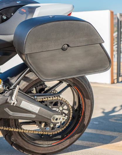 28L - Panzer Medium Quick Mount Ducati Monster 797 Leather Alforjas