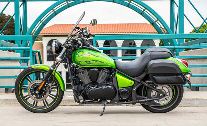 28L - Pantheon Medium Hard Mount Kawasaki Vulcan 900 VN900C Custom Leather Motocicleta Alforjas