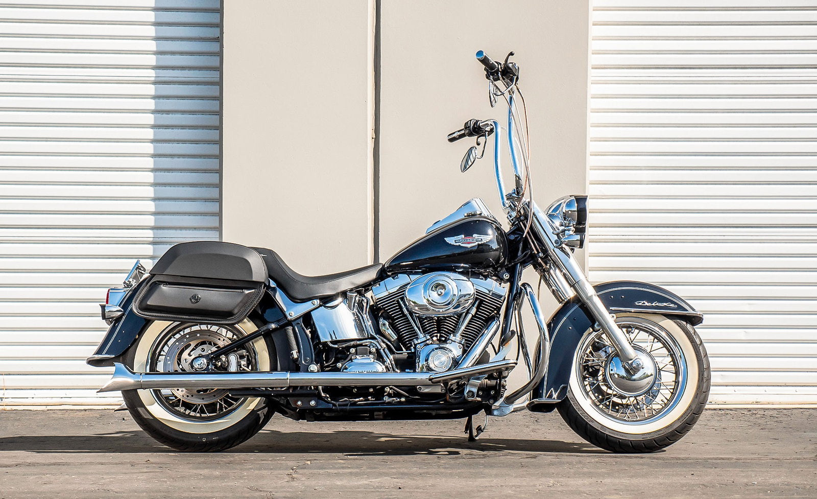 28L - Pantheon Medium Hard Mount Leather Alforjas para Harley Softail Deluxe FLSTN/I