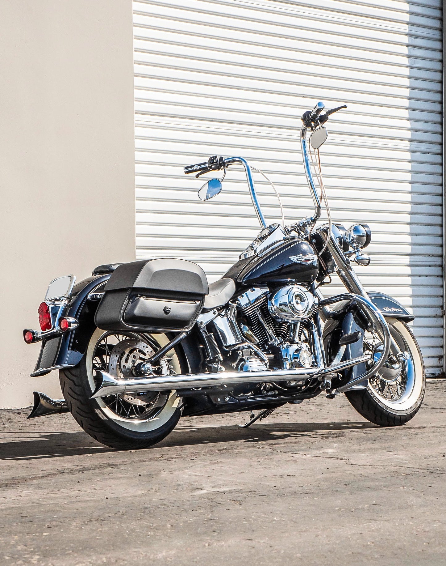 28L - Pantheon Medium Hard Mount Leather Alforjas para Harley Softail Deluxe FLSTN/I