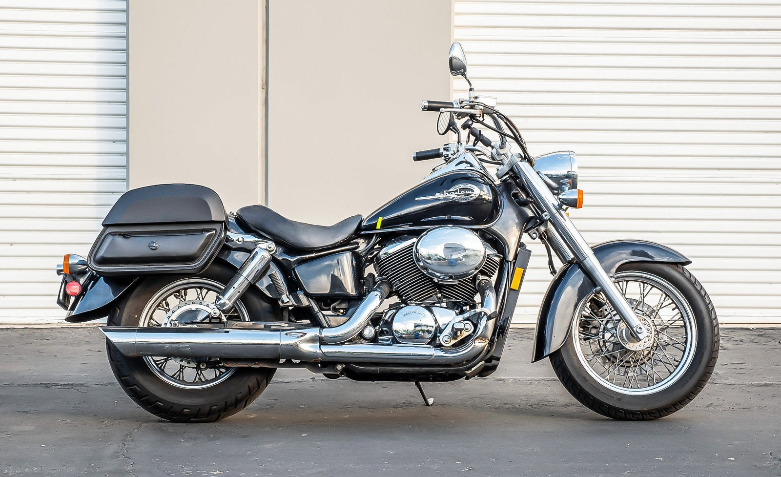 28L - Pantheon Medium Hard Mount Honda Shadow 750 ACE Leather Alforjas