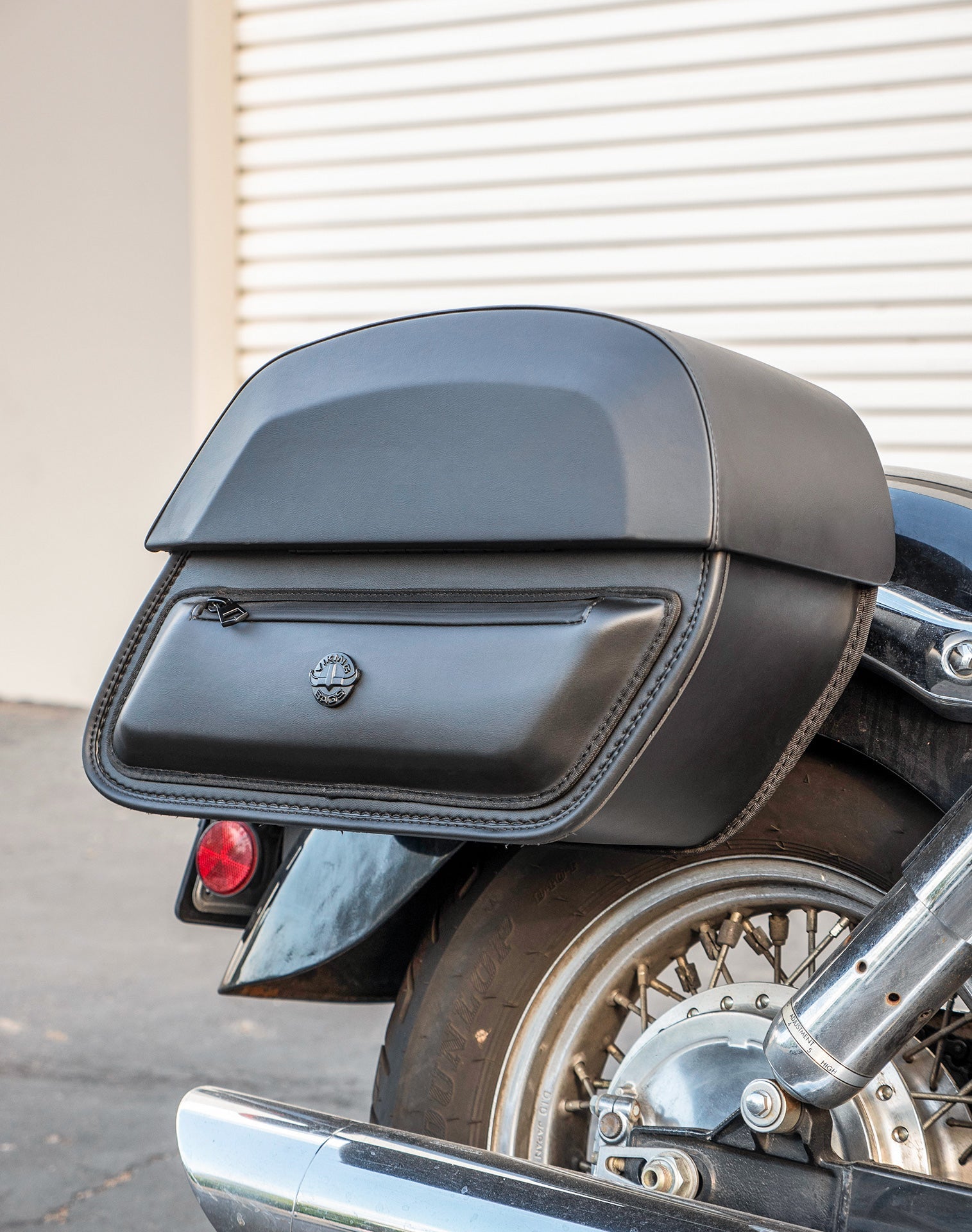 28L - Pantheon Medium Hard Mount Honda Shadow 750 ACE Leather Alforjas