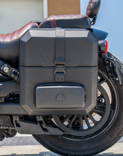 15L - Outlaw Quick Mount Medium Indian Scout Bobber Sixty Hard Solo Alforja (Left Only)
