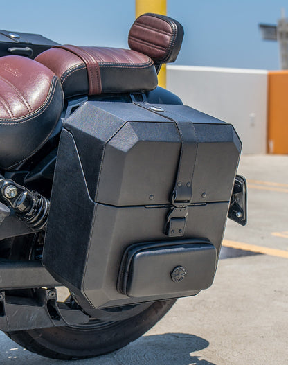 15L - Outlaw Quick Mount Medium Indian Scout Bobber Sixty Hard Solo Alforja (Left Only)