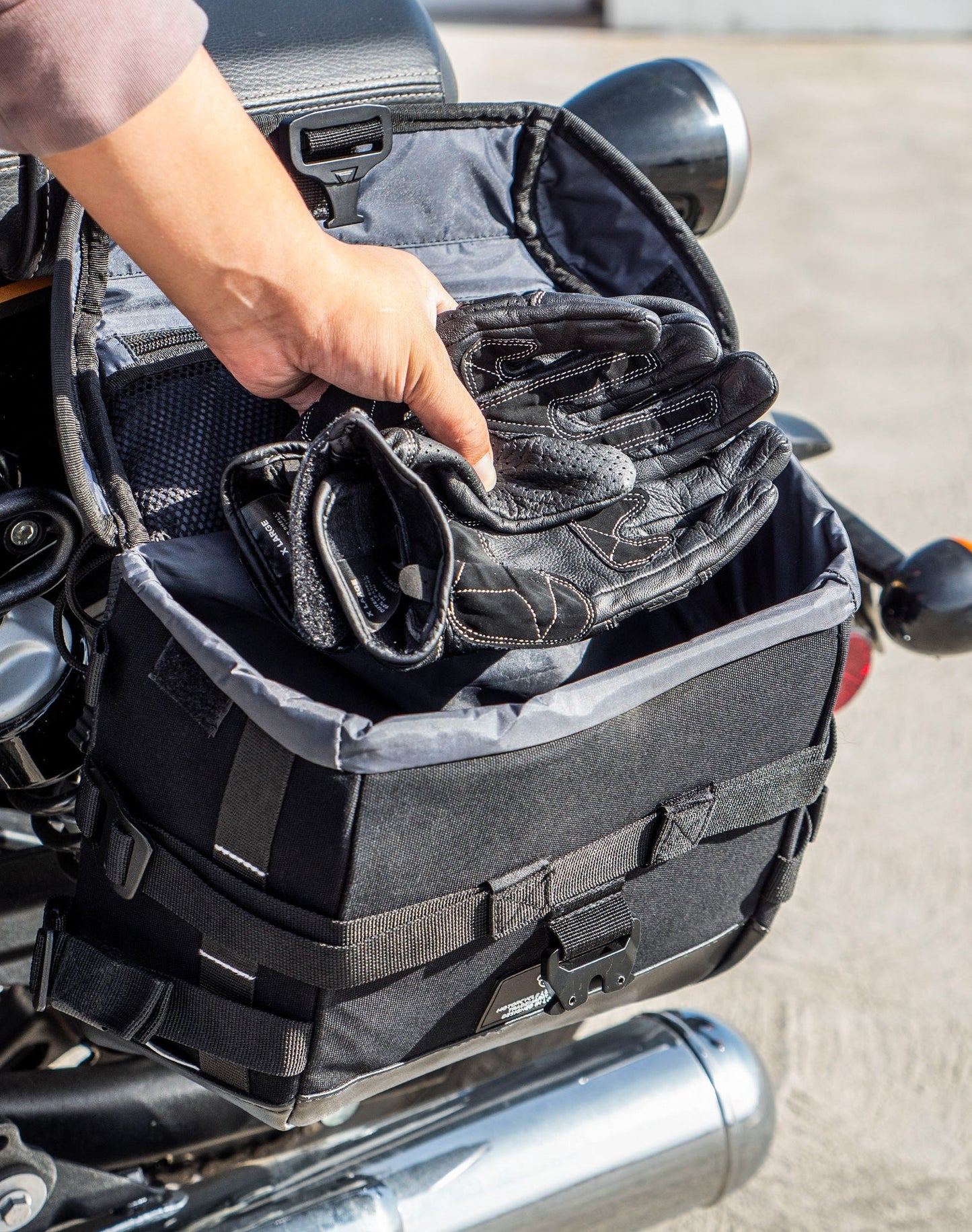 10L - Incognito Quick Mount Small Royal Enfield Super Meteor 650 Solo Alforja (Left Only)