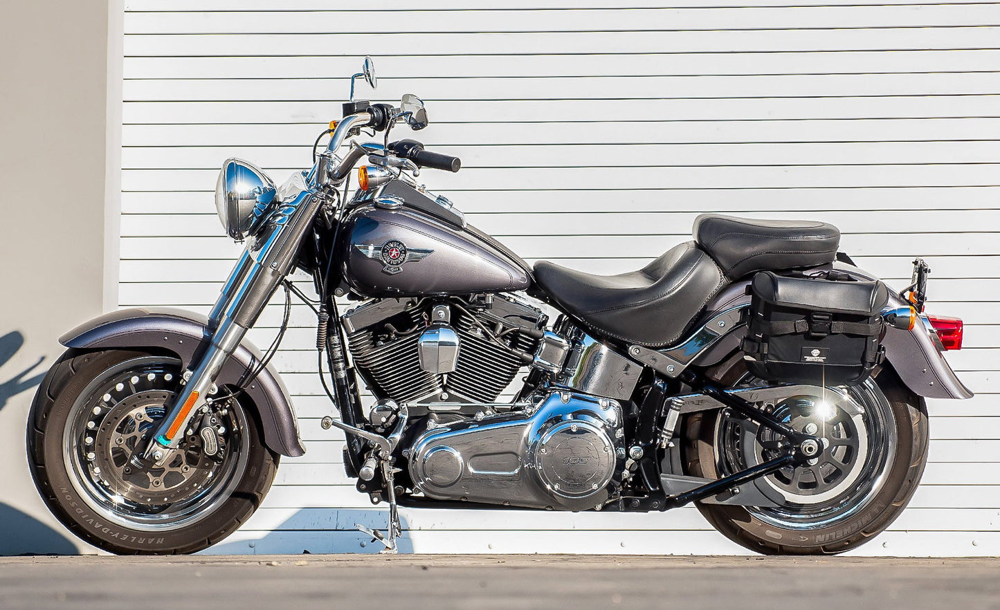 10L - Incognito Quick Mount Small Solo Motocicleta Alforja (Left Only) para Harley Softail Fat Boy FLSTF/I