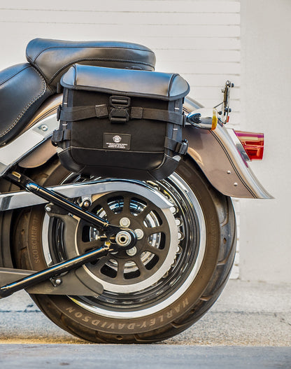 10L - Incognito Quick Mount Small Solo Motocicleta Alforja (Left Only) para Harley Softail Fat Boy FLSTF/I