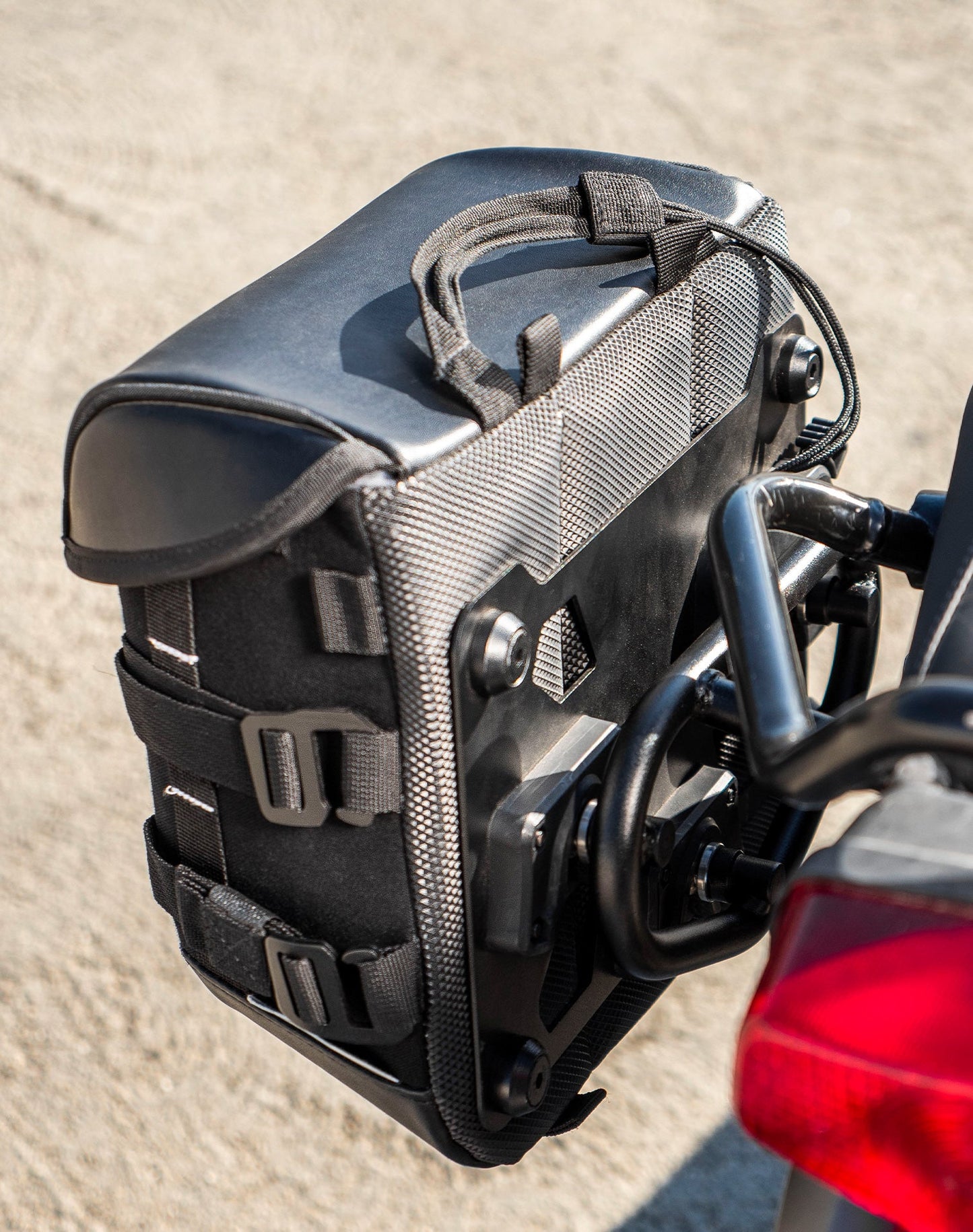 10L - Incognito Quick Mount Small Royal Enfield Scram 411 Solo Alforja (Left Only)