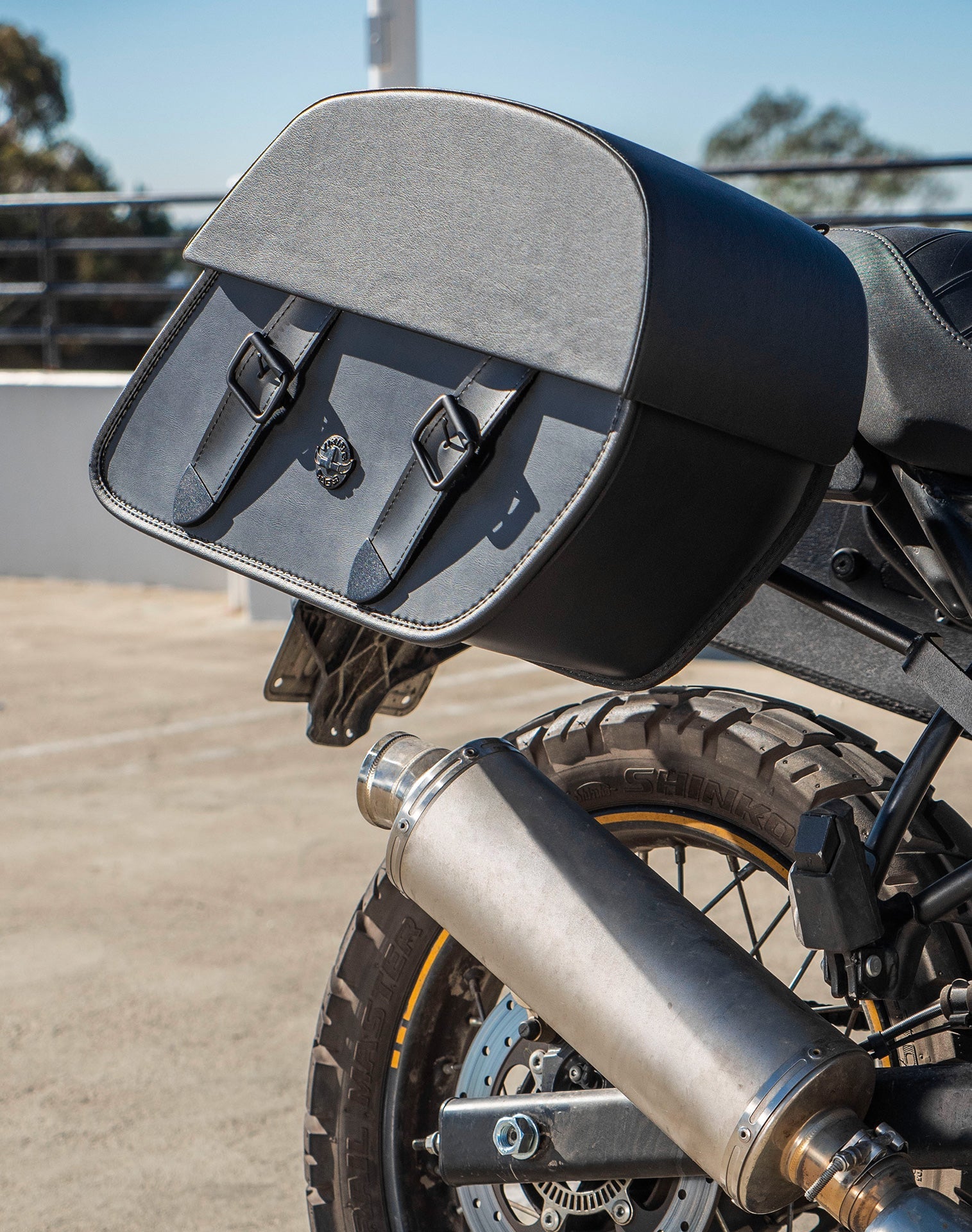 28L - Baelor Medium Quick Mount Royal Enfield Scram 411 Motocicleta Alforjas