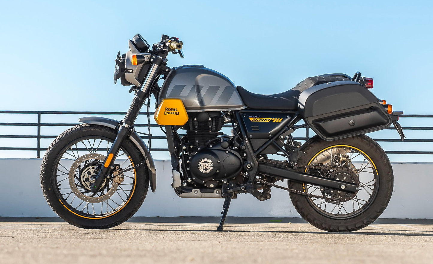 28L - Pantheon Medium Quick Mount Royal Enfield Scram 411 Motocicleta Alforjas