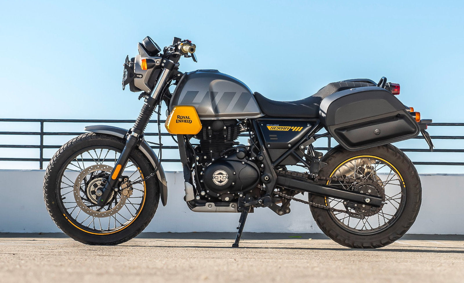 28L - Pantheon Medium Quick Mount Royal Enfield Scram 411 Motocicleta Alforjas